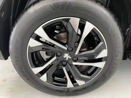 Photo 17 Peugeot 2008  Electrique 136 ch