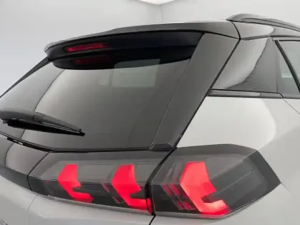 Photo 31 Peugeot 2008  Electrique 136 ch