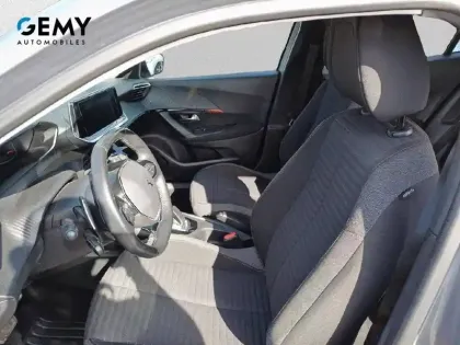 Photo 8 Peugeot 2008  PureTech 130 S&S EAT8