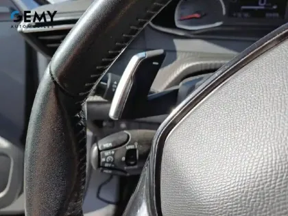 Photo 14 Peugeot 2008  PureTech 130 S&S EAT8