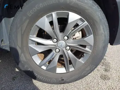 Photo 10 Peugeot 2008  PureTech 130 S&S EAT8