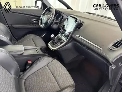 Photo 23 Renault Scenic Grand  TCe 140 FAP - 21