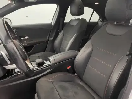 Photo 14 Mercedes Classe A  250 e 8G-DCT