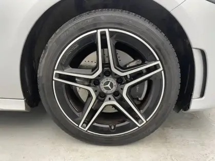 Photo 12 Mercedes Classe A  250 e 8G-DCT