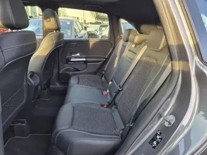 Photo 9 Mercedes Classe B  180 d 7G-DCT