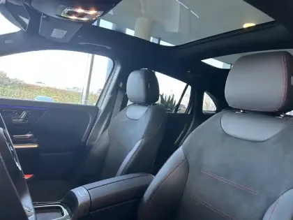 Photo 12 Mercedes GLA  250 e Hybrid EQ 8G-DCT