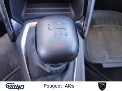 Photo 58 Peugeot 208  PureTech 100 S&S BVM6