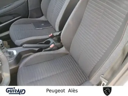 Photo 52 Peugeot 208  PureTech 100 S&S BVM6