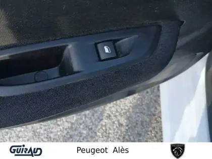Photo 11 Peugeot 208  PureTech 100 S&S BVM6