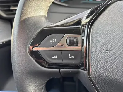 Photo 17 Peugeot 208  Electrique 50 kWh 136ch