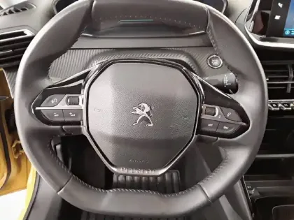 Photo 28 Peugeot 208  Electrique 50 kWh 136ch