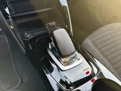 Photo 13 Peugeot 208  Electrique 50 kWh 136ch