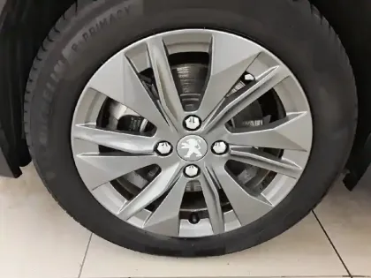 Photo 32 Peugeot 208  Electrique 50 kWh 136ch