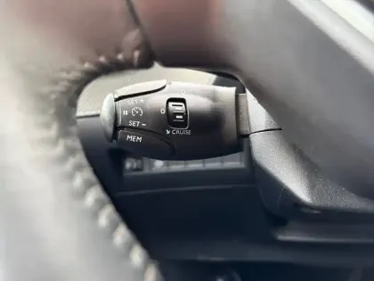 Photo 19 Peugeot 208  Electrique 50 kWh 136ch