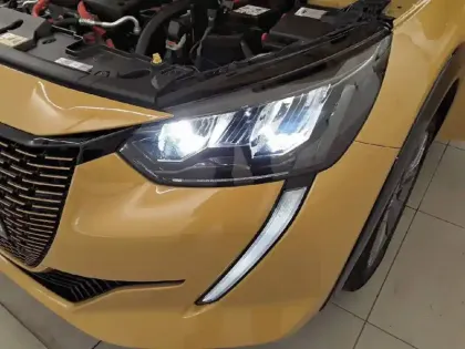 Photo 35 Peugeot 208  Electrique 50 kWh 136ch