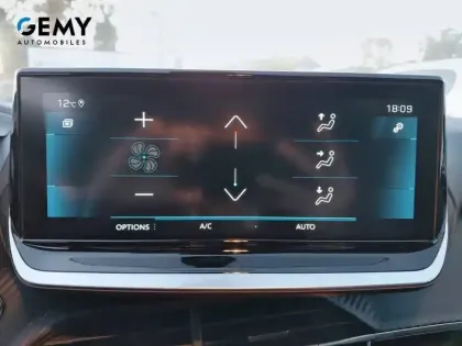 Photo 17 Peugeot 208  PureTech 100 S&S BVM6