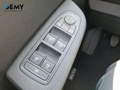 Photo 23 Renault Clio  Blue dCi 100 ch GSR2