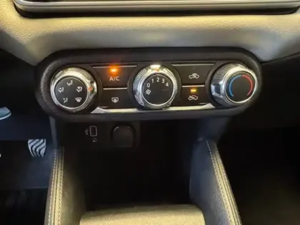 Photo 33 Nissan Micra  IG-T 100