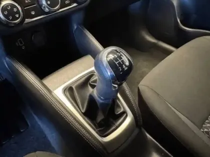 Photo 34 Nissan Micra  IG-T 100