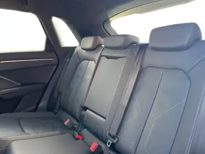 Photo 13 Audi Q3  45 TFSIe 245 ch S tronic 6