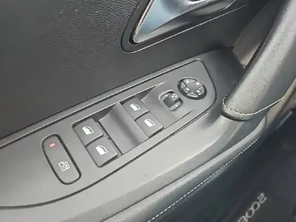 Photo 19 Peugeot 2008  PureTech 130 S&S EAT8