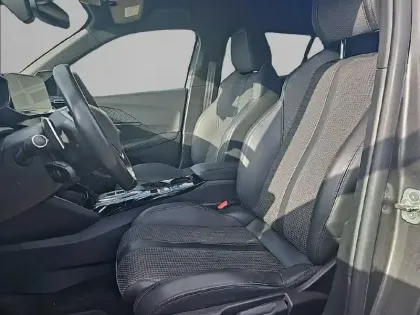 Photo 10 Peugeot 2008  PureTech 130 S&S EAT8