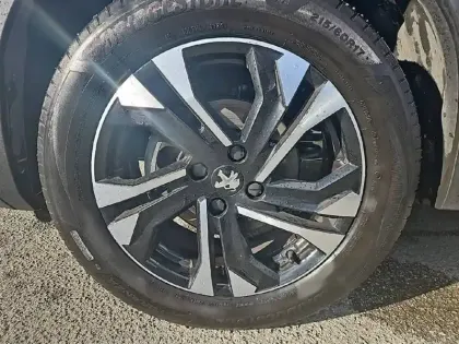 Photo 12 Peugeot 2008  PureTech 130 S&S EAT8