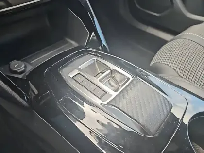 Photo 13 Peugeot 2008  PureTech 130 S&S EAT8