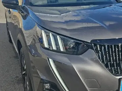 Photo 15 Peugeot 2008  PureTech 130 S&S EAT8