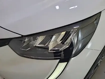 Photo 35 Peugeot 208  Electrique 50 kWh 136ch