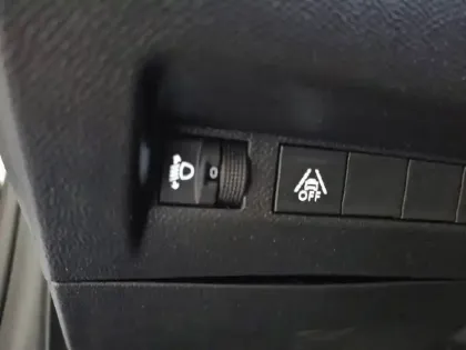 Photo 49 Peugeot 208  Electrique 50 kWh 136ch