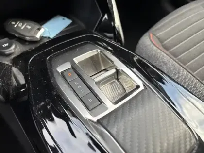 Photo 13 Peugeot 208  Electrique 50 kWh 136ch