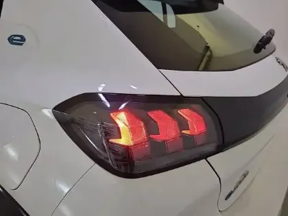 Photo 36 Peugeot 208  Electrique 50 kWh 136ch