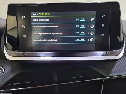 Photo 41 Peugeot 208  Electrique 50 kWh 136ch