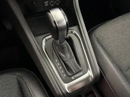 Photo 21 Renault Captur  E-Tech 145