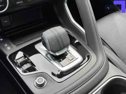 Photo 76 Jaguar E-Pace  P270e ch PHEV AWD BVA