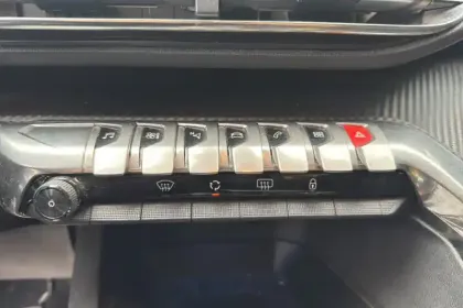 Photo 16 Peugeot 3008  Puretech 130ch S&S EAT8