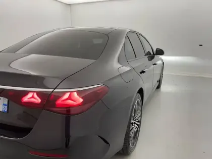 Photo 34 Mercedes Classe E  300 de Hybrid EQ 9G-Tronic