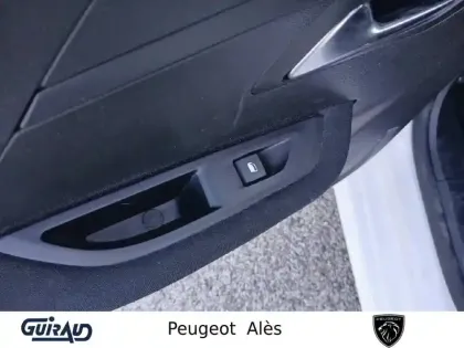 Photo 12 Peugeot 208  PureTech 100 S&S BVM6