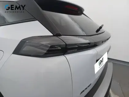 Photo 16 Peugeot 2008  Hybrid 136 e-DCS6