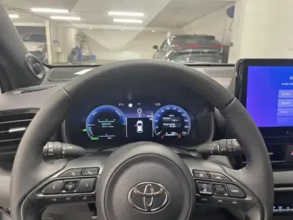 Photo 12 Toyota Yaris  130h Collection 5p MY25