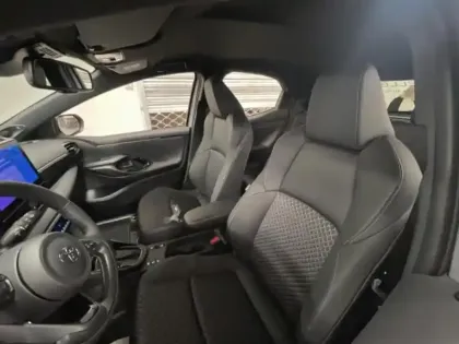 Photo 10 Toyota Yaris  130h Collection 5p MY25