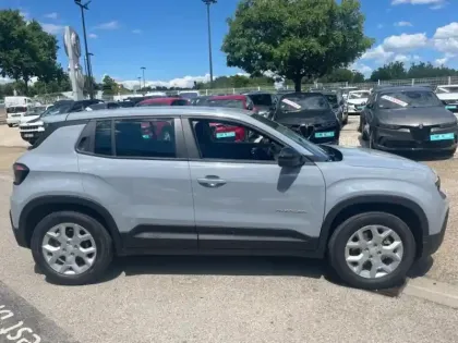 Photo 3 Jeep Avenger  1.2 Turbo T3 110ch MHEV Longitude BVR6 eHybrid