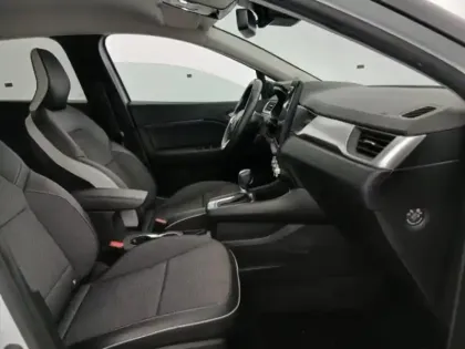 Photo 6 Renault Captur  1.6 E-Tech hybride 145ch Intens -21