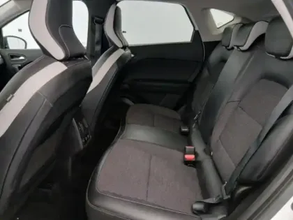 Photo 7 Renault Captur  1.6 E-Tech hybride 145ch Intens -21