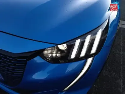 Photo 12 Peugeot 208  e- 136ch GT