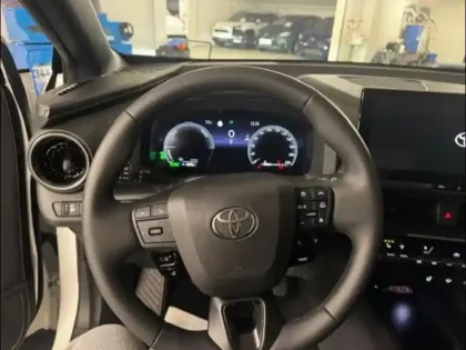 Photo 11 Toyota C-HR  2.0 Hybride Rechargeable 225ch Design MY25