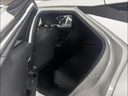 Photo 7 Toyota C-HR  2.0 Hybride Rechargeable 225ch Design MY25