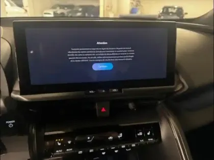 Photo 13 Toyota C-HR  2.0 Hybride Rechargeable 225ch Design MY25