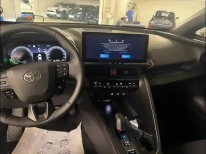 Photo 14 Toyota C-HR  2.0 Hybride Rechargeable 225ch Design MY25
